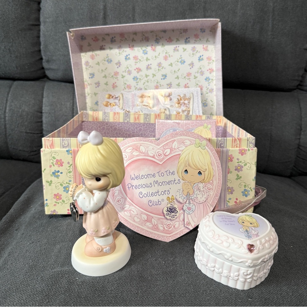 Precious Moments - “Friends Are Held Within The Heart” Figurine